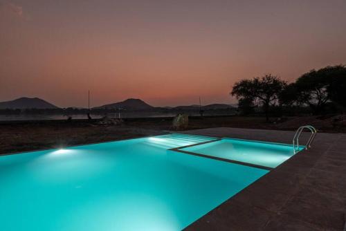 Udaipur House | 1 BR Cottage w Pool Lakes End