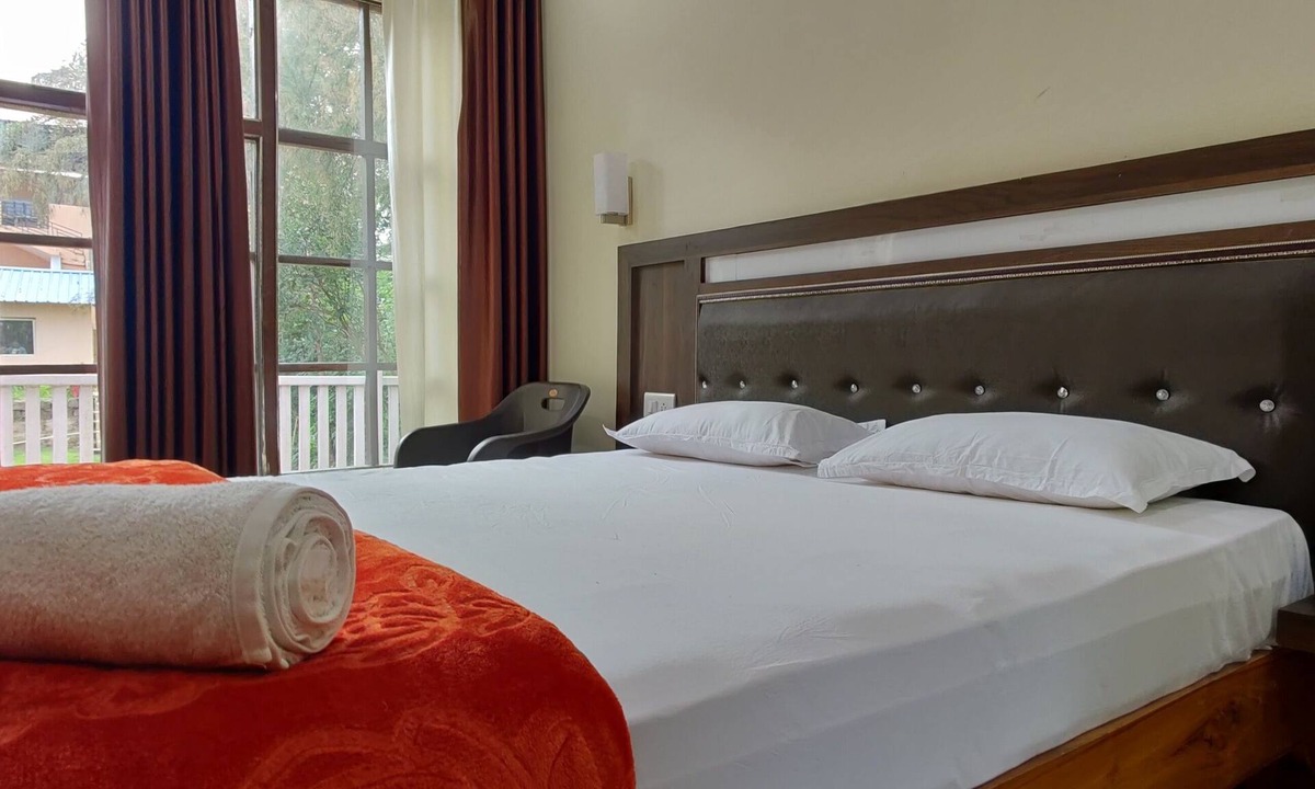 Patan Bed & Breakfast | 10-bedroom bed & breakfast in phenomenal Jabalpur New Bhedaghat with AC