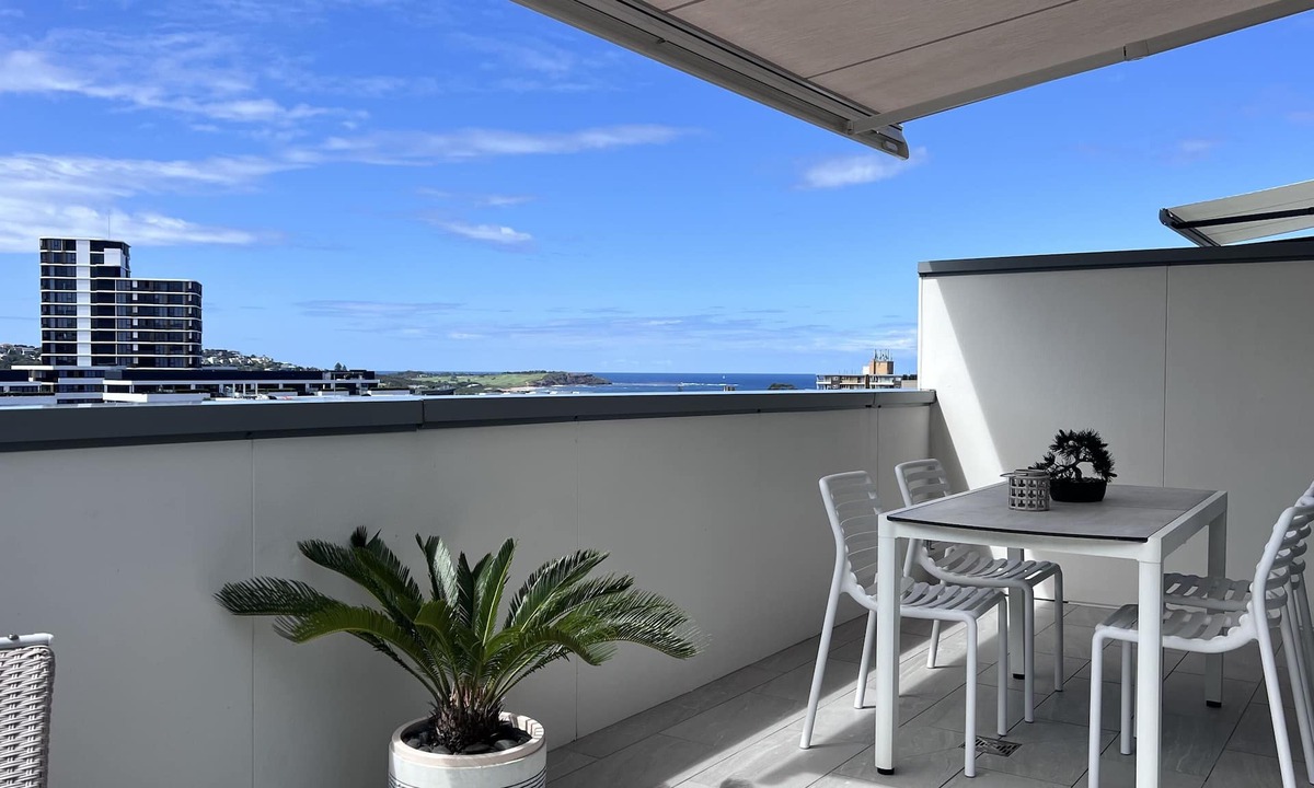 Dee Why Apartment | ★160m2 LUXURY ROOFTOP PENTHOUSE, OCEAN VIEW,GARAGE