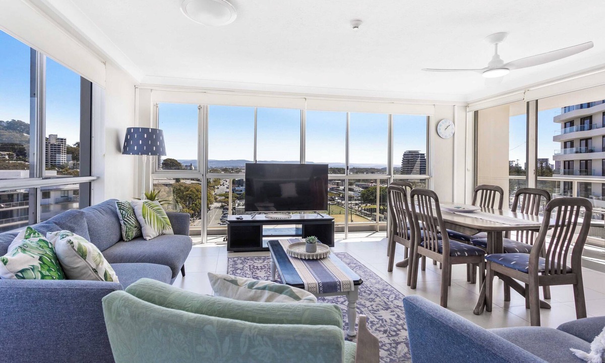 Burleigh Heads Apartment | 2 Bedroom Ocean View in Tower at Burleigh Beach