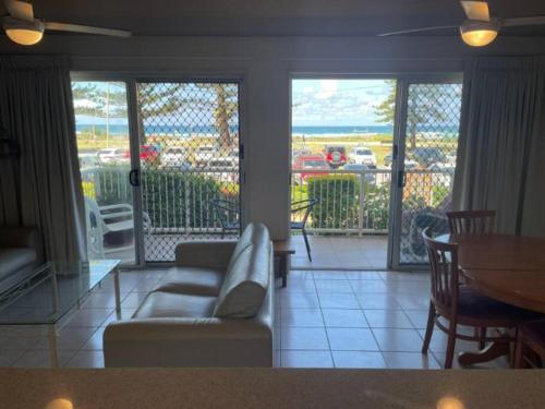 Mermaid Beach Apartment | 2 Bedroom Ocean-view Apartment