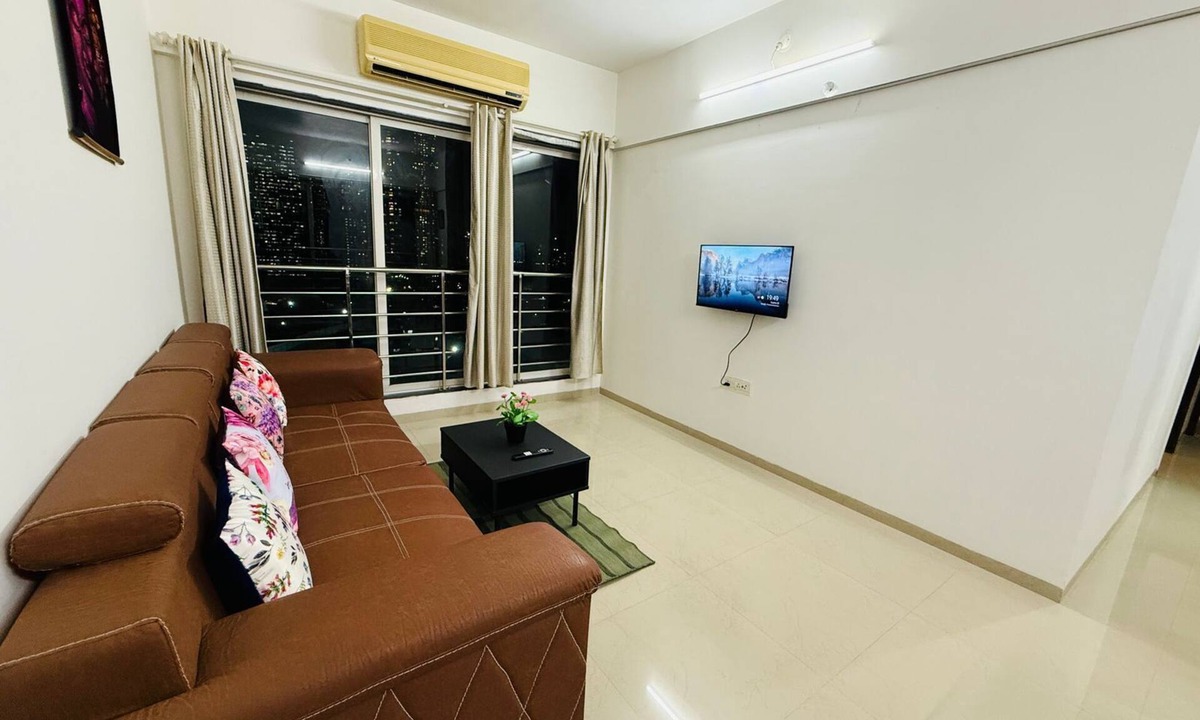 Parel Apartment | 2BHK Service Apart 1703 Parel by Florastays