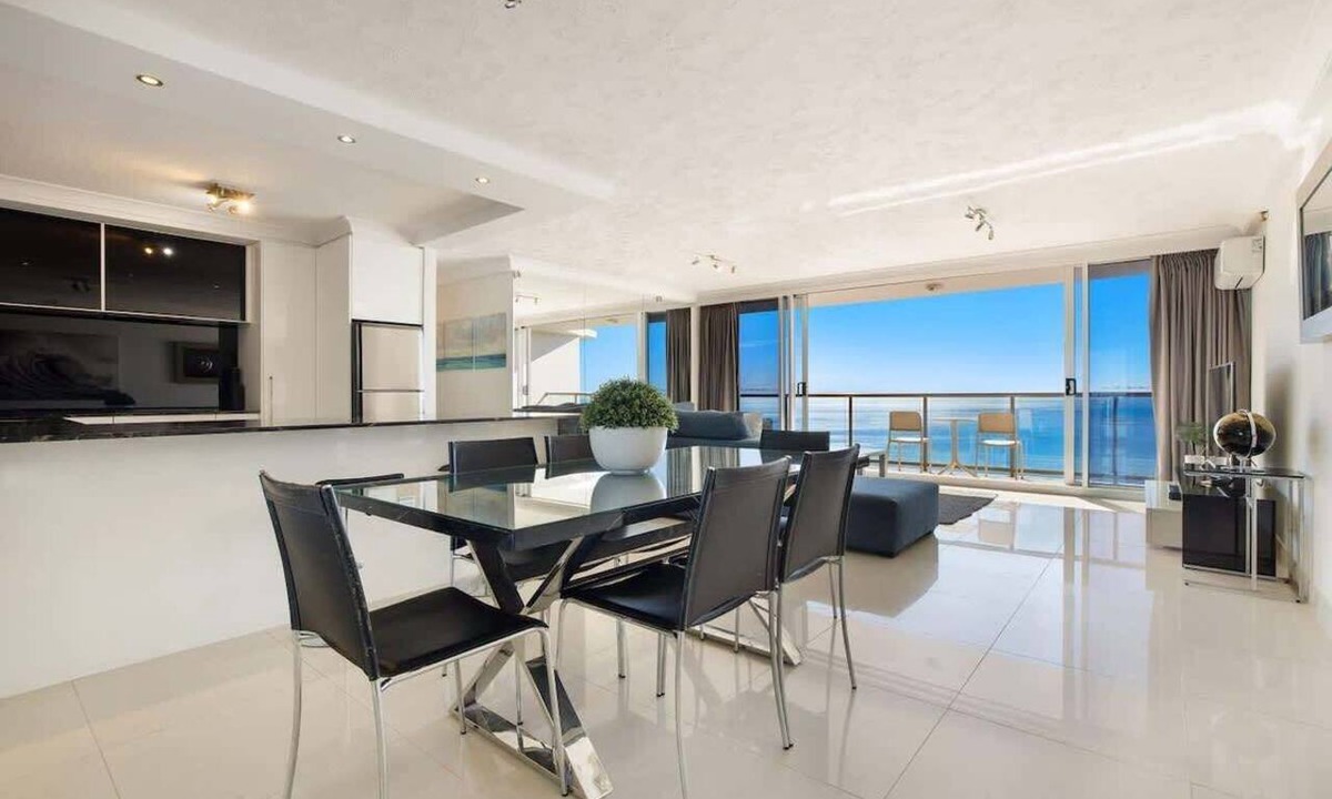 Surfers Paradise Apartment | 34B Peninsula Central Surfers Paradise Ocean Views