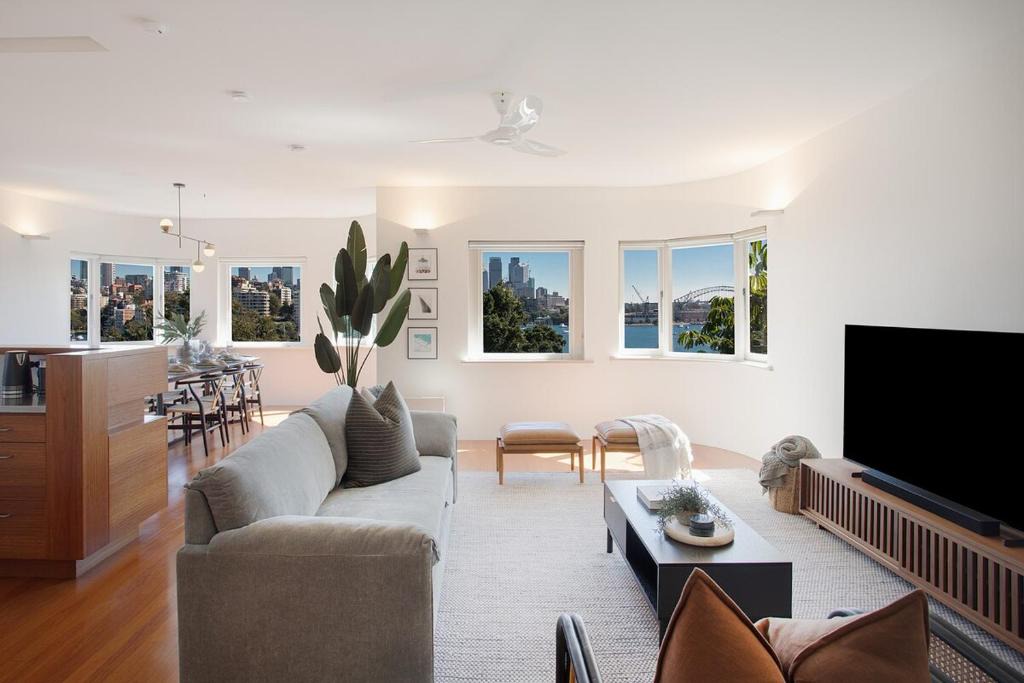 Darling Point Apartment | 3BR Penthouse Harbour Views