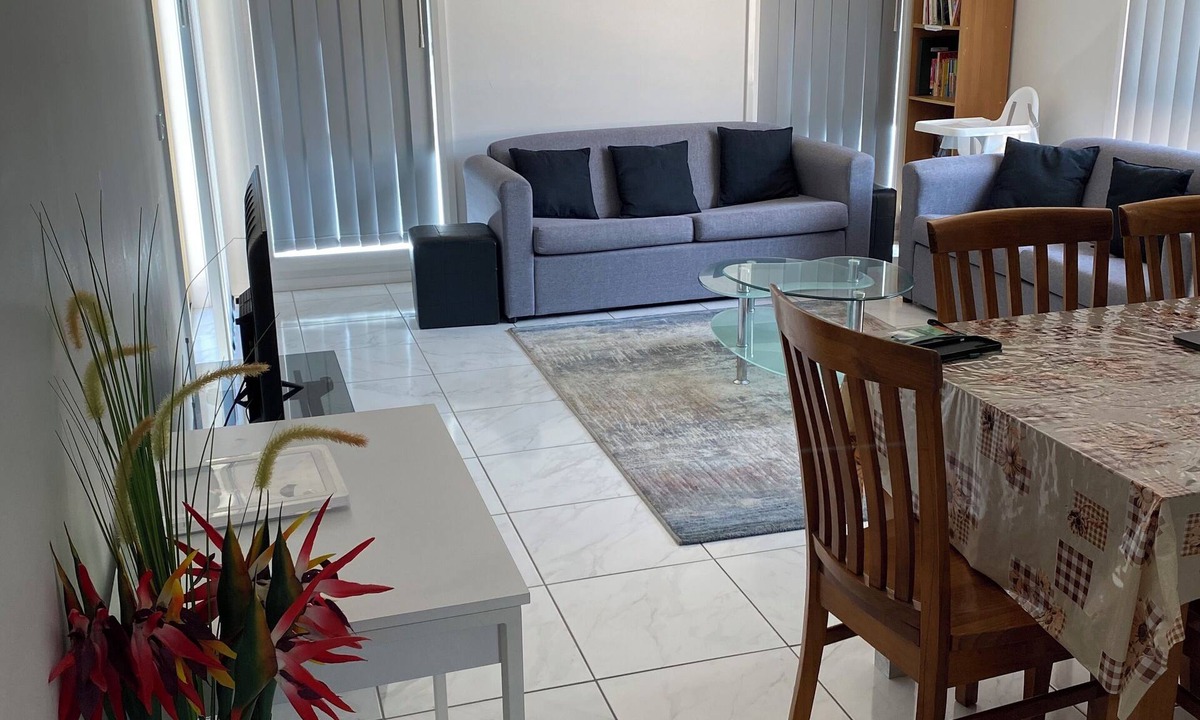 Scullin House | A Luxurious 3 Bedroom Executive Home-Private Retreat