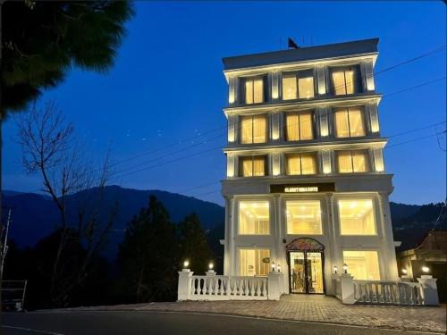 Dalhousie Hotel | Aayra Dalhousie