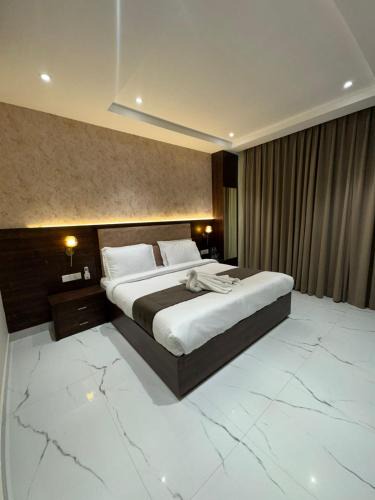 Khattalwada Hotel | Aero Lounge Hotel