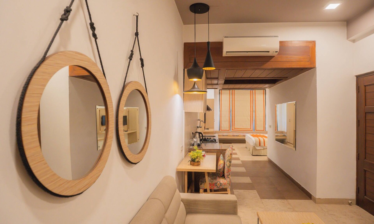 Gurugram Bed & Breakfast | Ahuja Residency Parklane