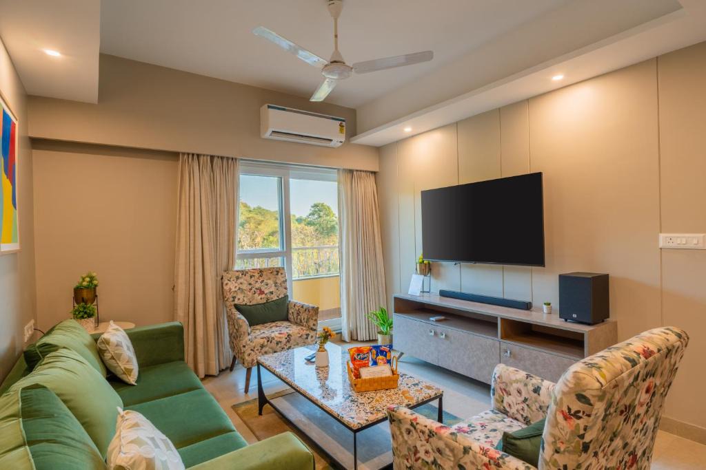 Candolim Apartment | Alaya Stays 3 BHK Veera Marina Penthouse with Pool & Lift