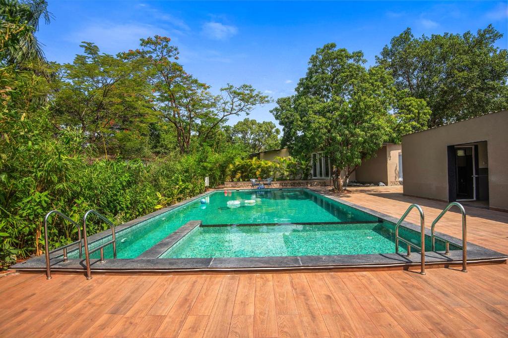 Karjat Hotel | Alaya Stays The Crescent Palm