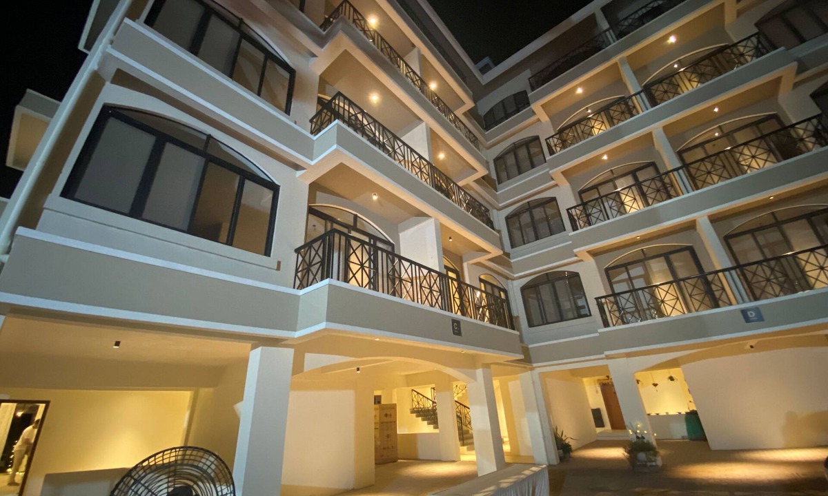 Alibaug Apartment | Alibaug - Holiday Home Mountain and Pool view - Studio Apt