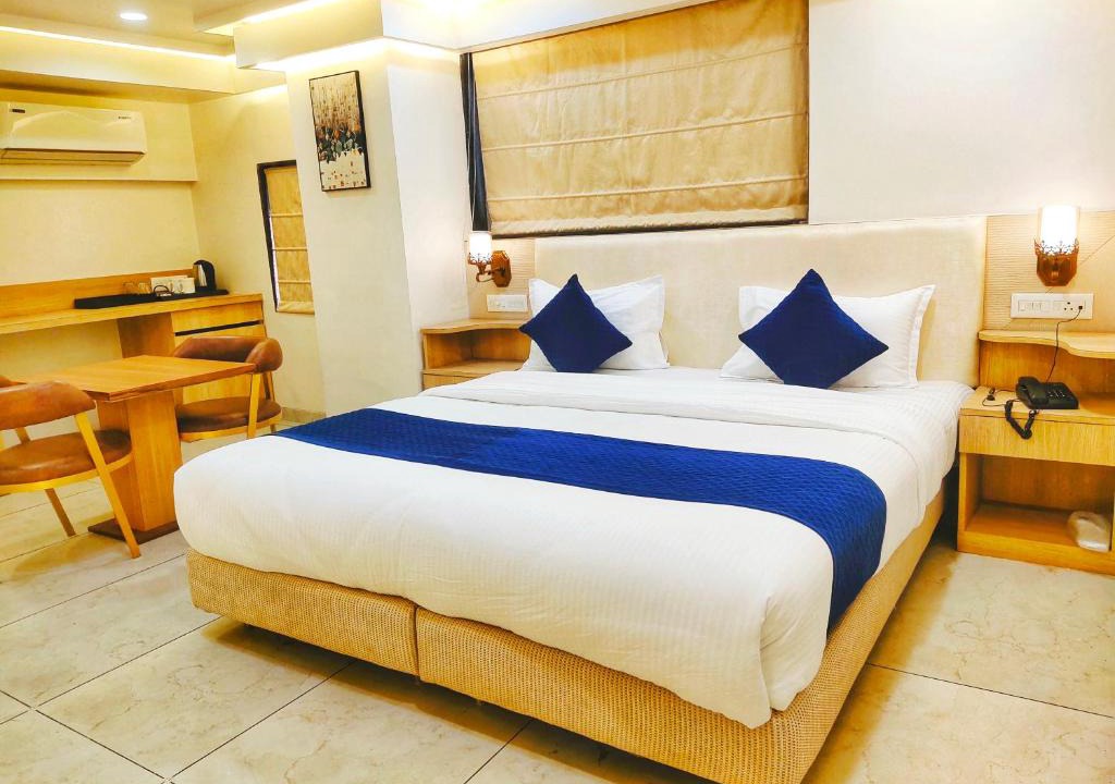Koregaon Park Hotel | All seasons boutique rooms