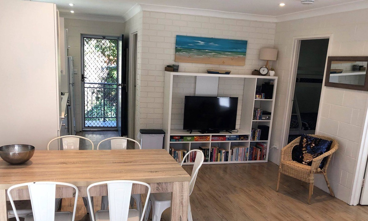 Blueys Beach House | Aloha At Blueys: 2 BR, 1 BA House in Blueys Beach, Sleeps 5