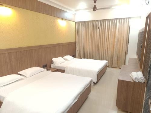 Yeola Hotel | Ambika Family Restaurant and Residency