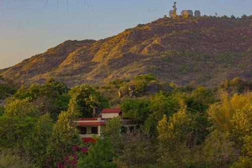 Abu Road House | Anandmai Rohet House Mount Abu