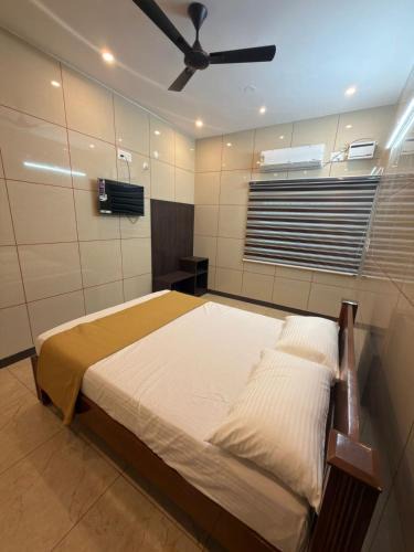Sholinghur Hotel | ARS INN AND MINI HALL Vellore