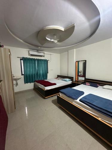 Tuljapur Hotel | Ashoka Bhakt Niwas