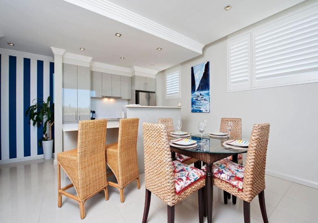 Shoal Bay Apartment | Aura Apartments Unit 12 59 Shoal Bay Road
