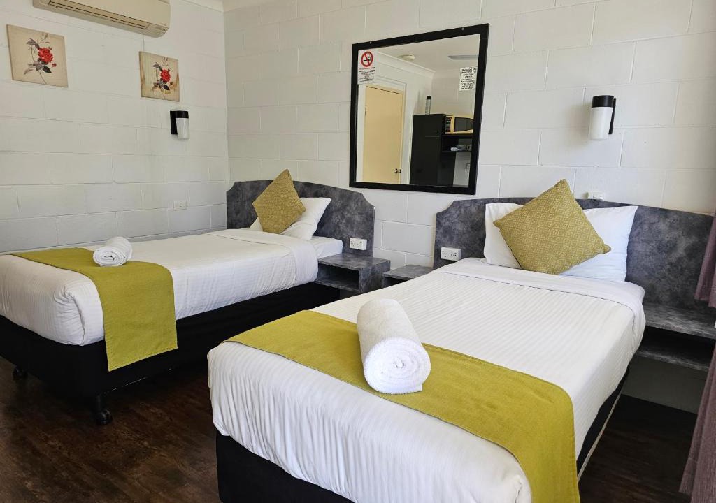 Coonabarabran Hotel | Azalea Motel