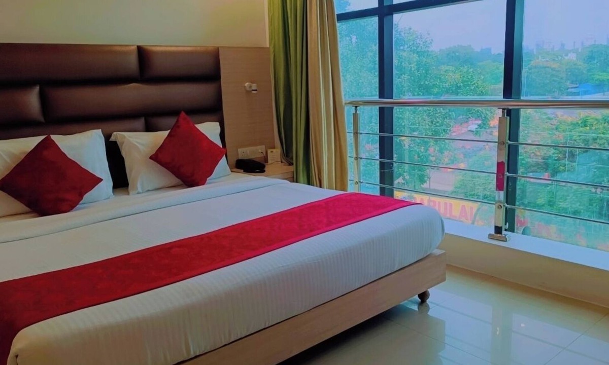 Bistupur Hotel | B.S.Park Plaza