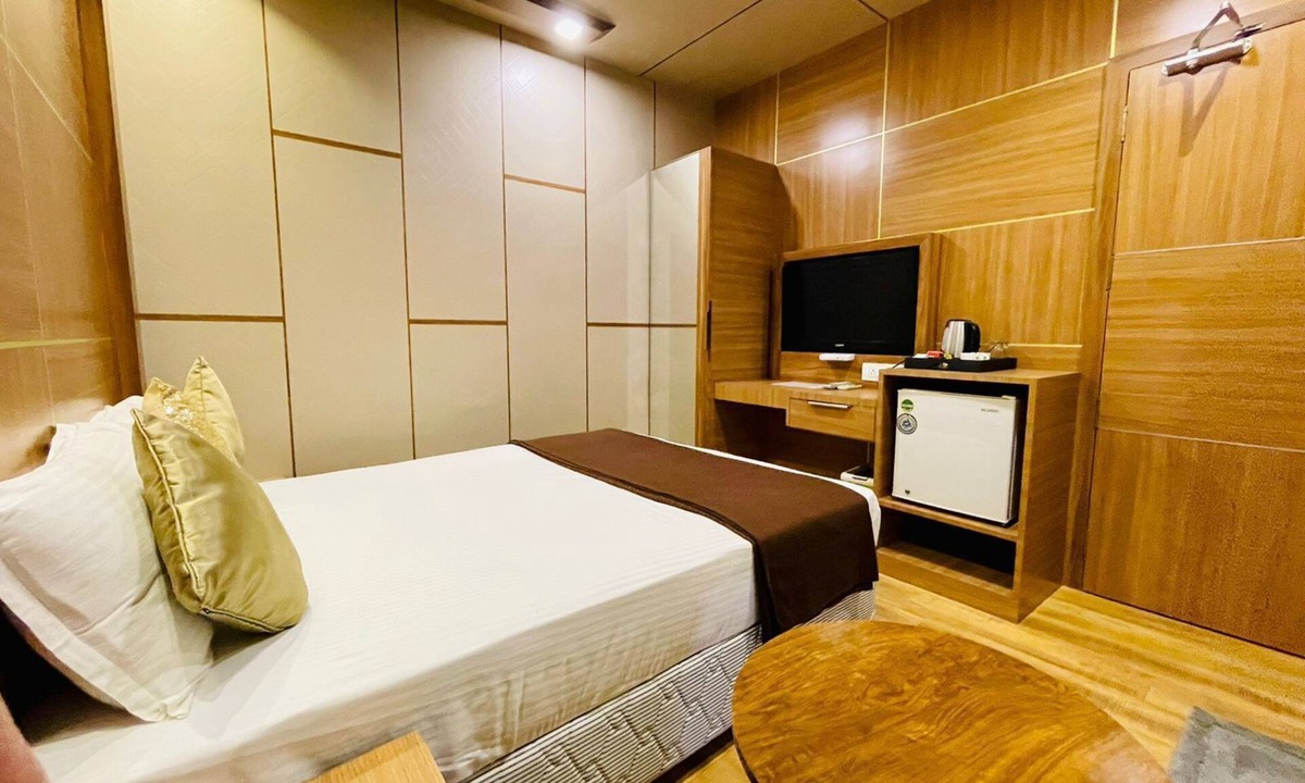 Central Chennai Hotel | B8 HOTEL