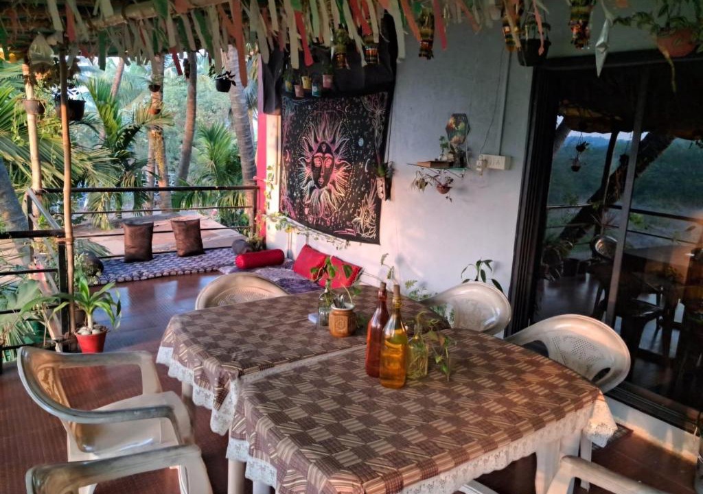 Akshi House | Bageecha B&B- V A A Y U