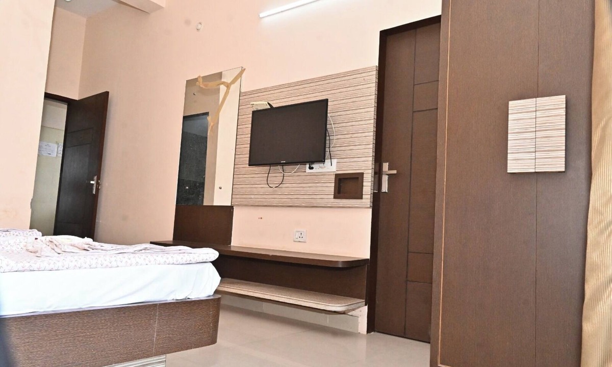 Sikar Hotel | BANSHIDHAM DHARMASALA