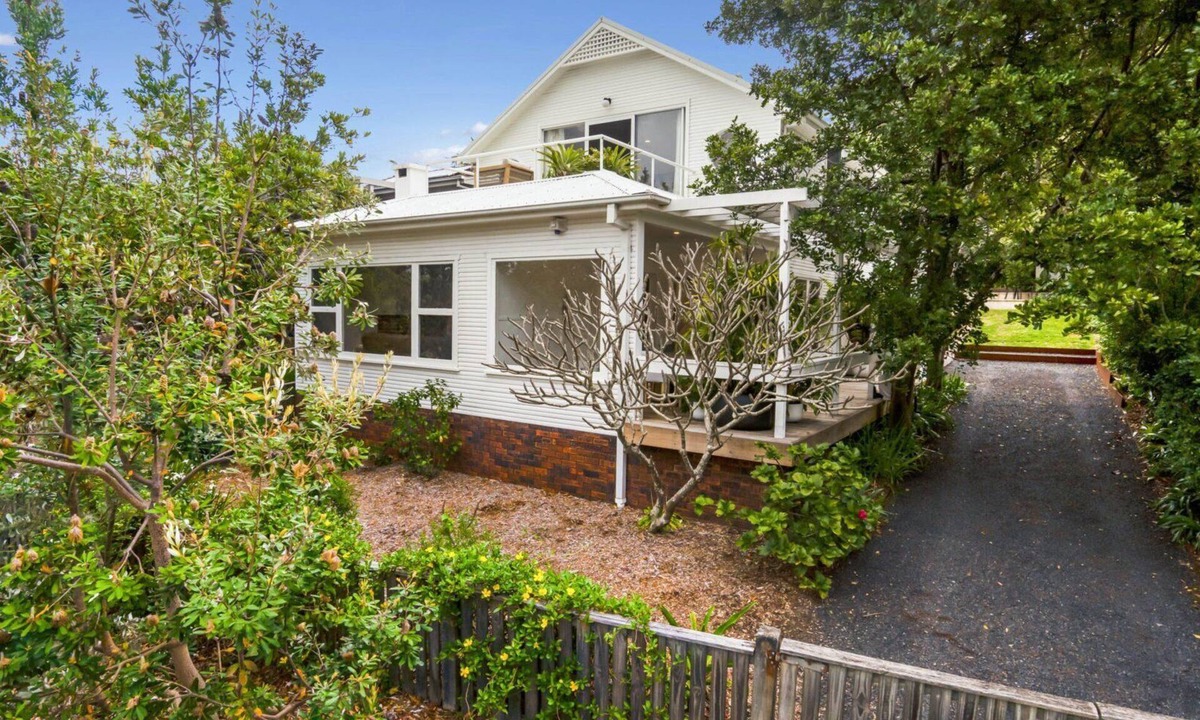 Pretty Beach Central Coast House | Banyalla - Coastal Beach House by HolidayCo.