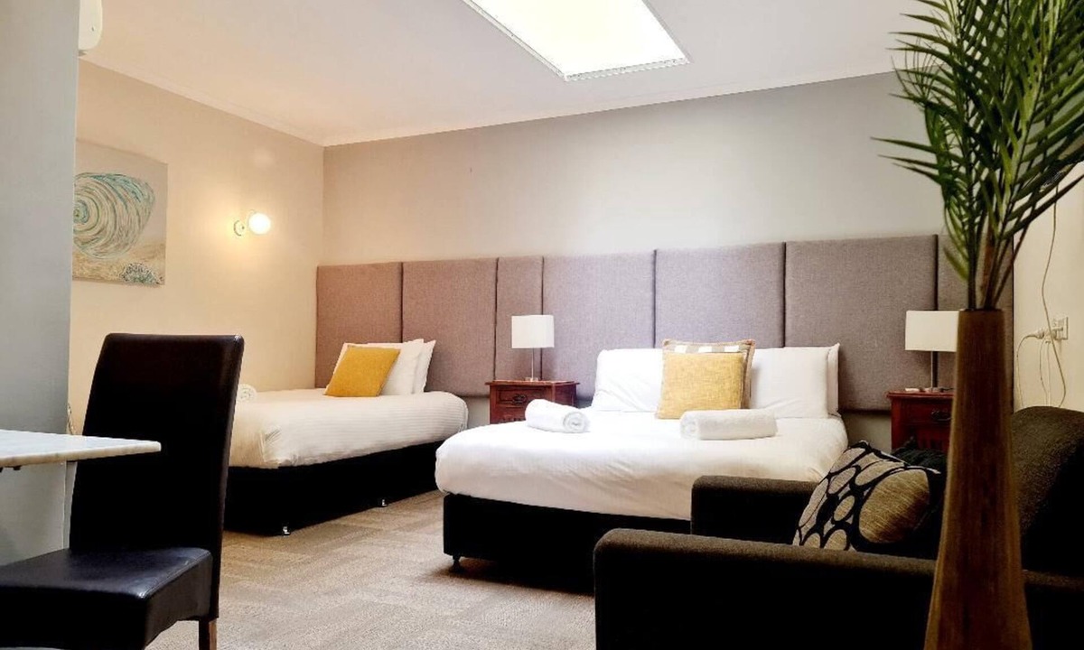 Sanctuary Point Hotel | Bay and Basin