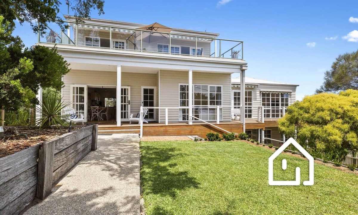 Rye House | Bay Views at Tyrone Foreshore *1 NIGHT FREE* 200m Walk to Beach