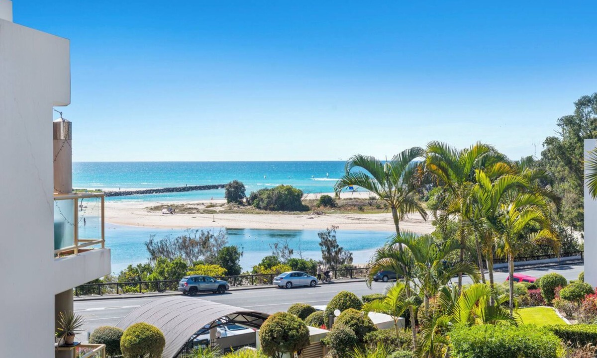 Currumbin Apartment | 🌴 Beachfront Entire 3 Bed Apartment at Currumbin