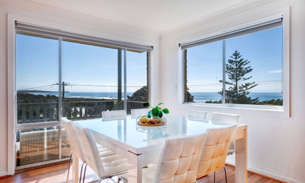 Dalmeny House | Beachfront family home