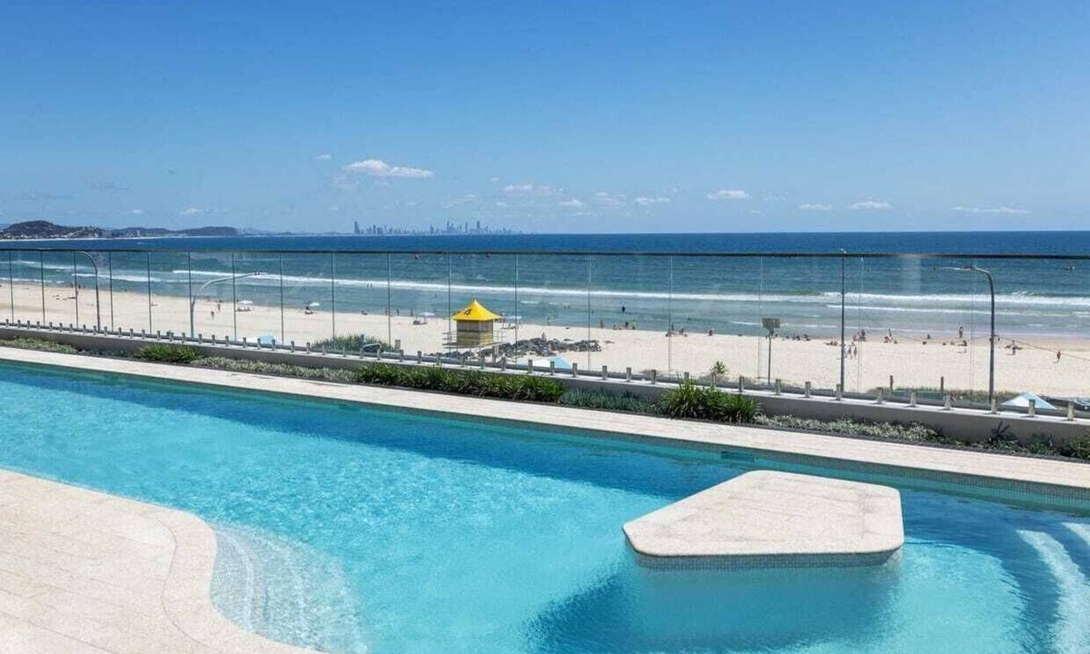Coolangatta Apartment | Beachside Luxury Escape with 5 Star amenities!