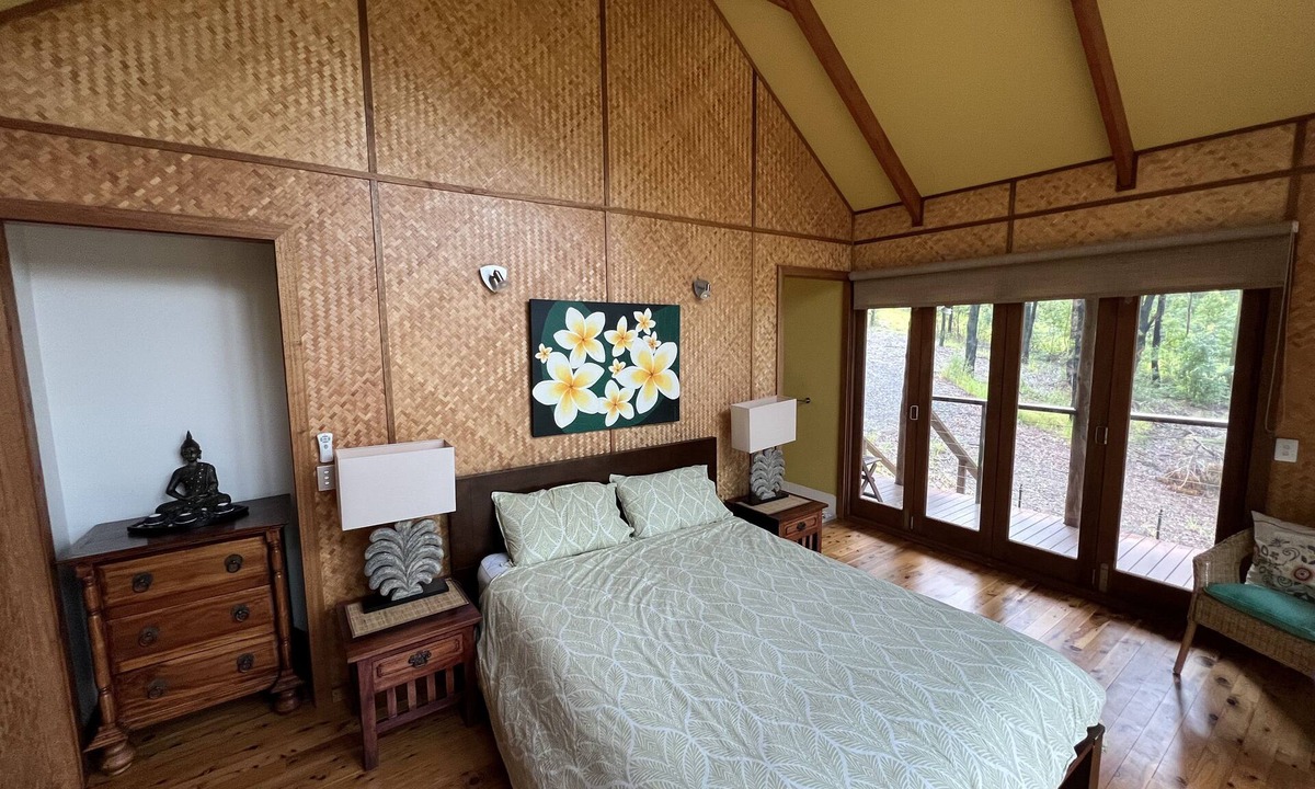 Tarbuck Bay House | BEAUTIFUL BALI VIEW, PACIFIC PALMS - Peaceful, Private and Pet Friendly!