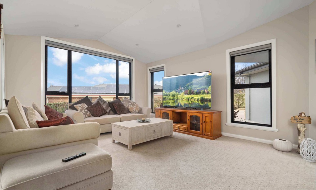 Llanarth House | Beautiful Spacious Home in a Serene Setting