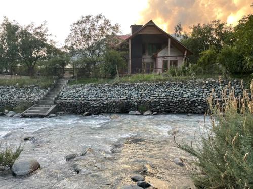 Srechan House | Birdsong Pahalgam 5BR Stay with Riverside