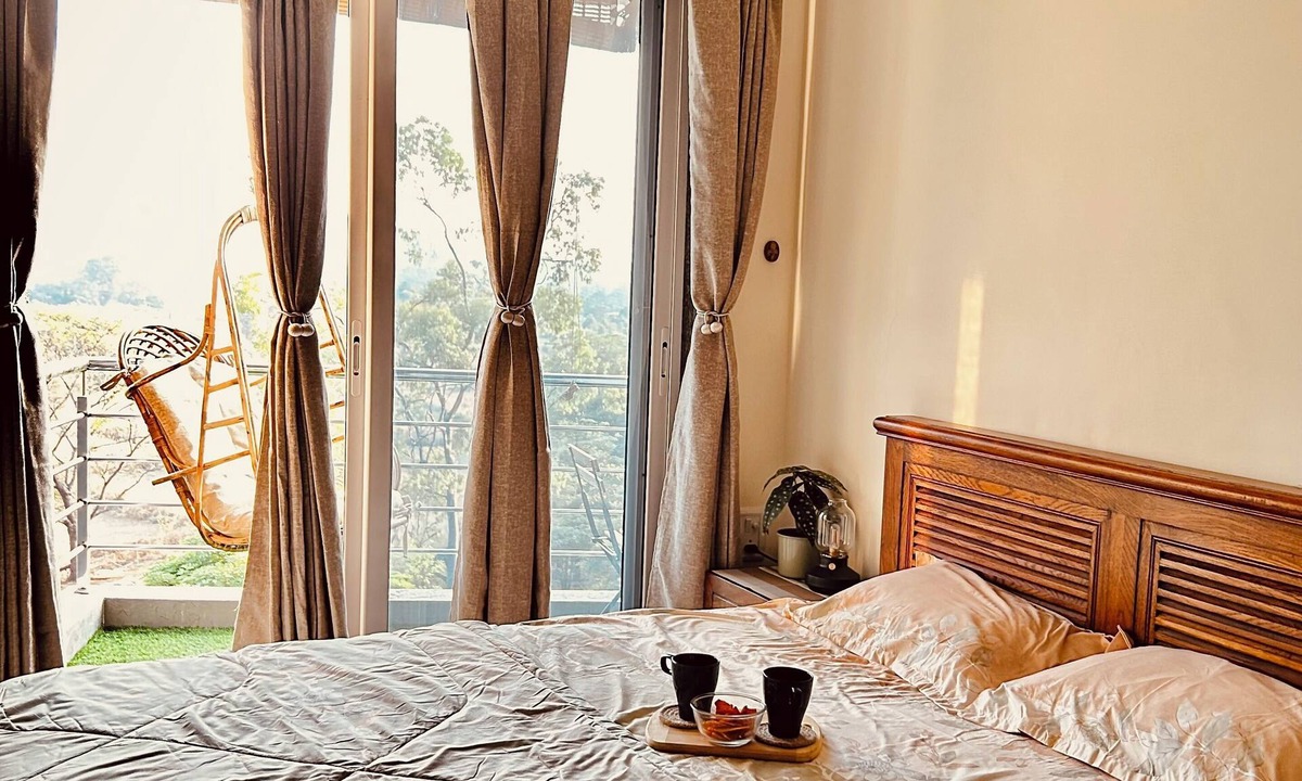Karjat Apartment | Bliss Retreat-cozy studio w/pvt balcony & a swing!