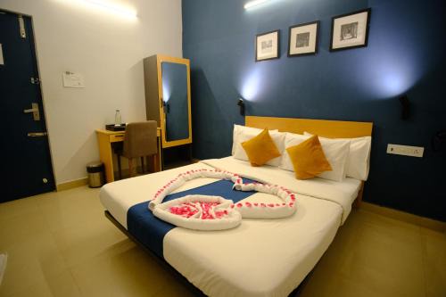 Nanganallur Hotel | Blue City Palace - Near Chennai Airport