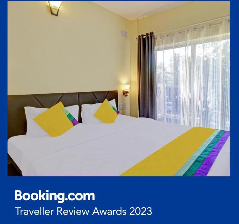 Morjim Hotel | Blue Door