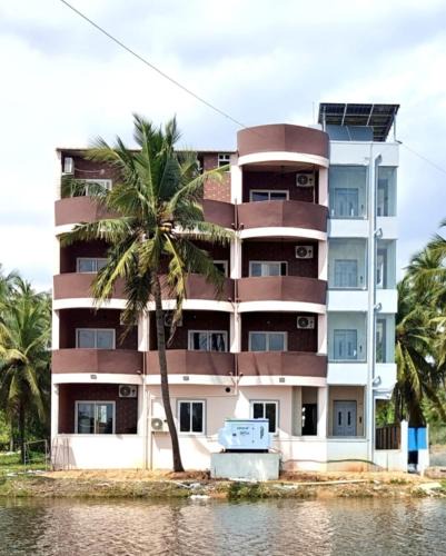 Kalapettai Hotel | BOATEL Estuary Dreamz