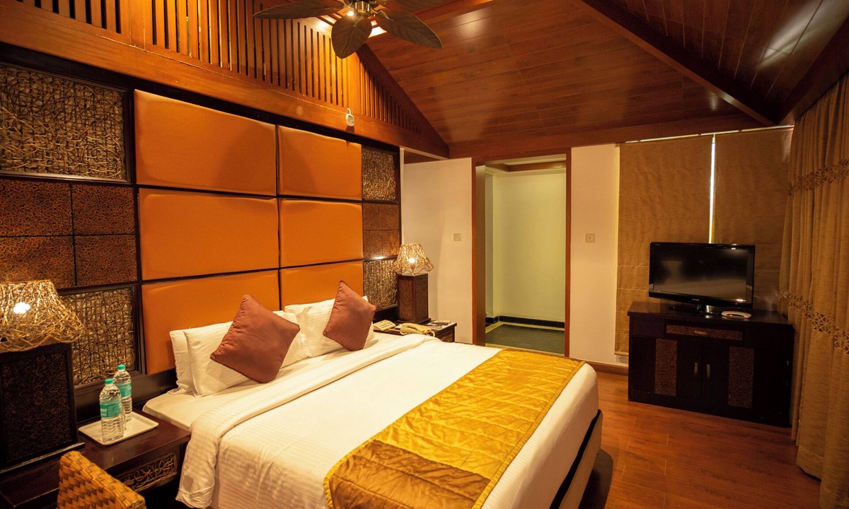 Manjakuppam Hotel | Bonjour Bonheur Ocean Spray