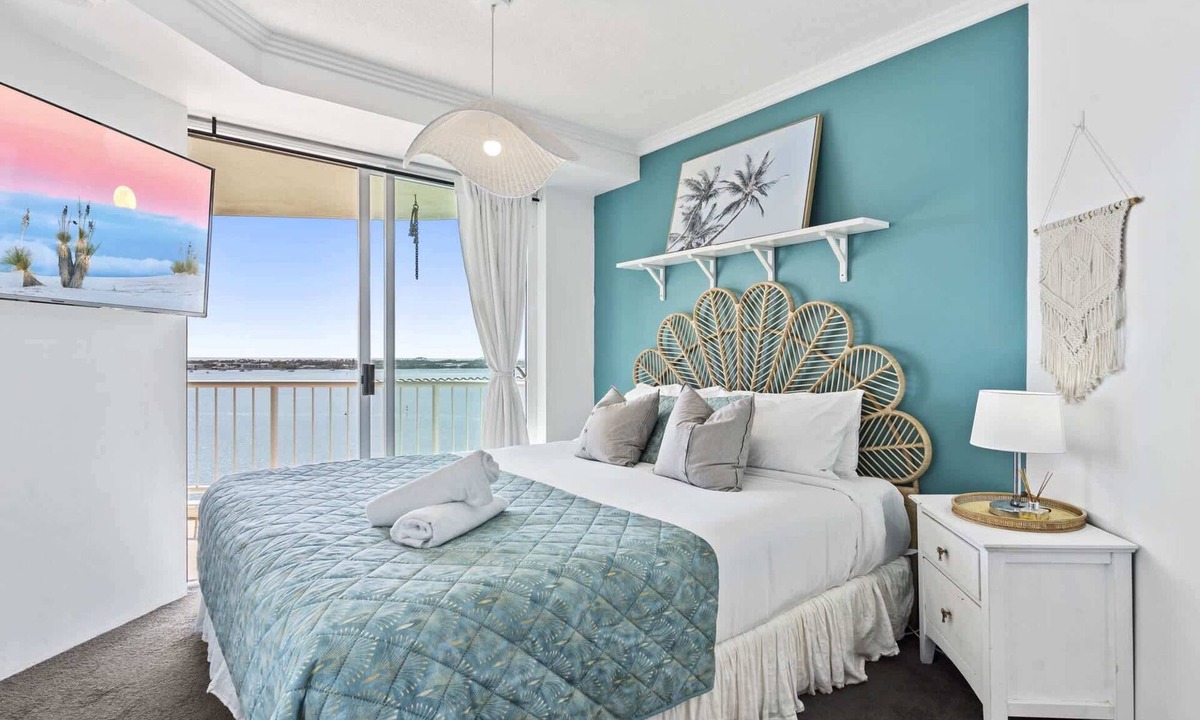 Labrador Apartment | Bright 2 Bed Apartment with Ocean Views