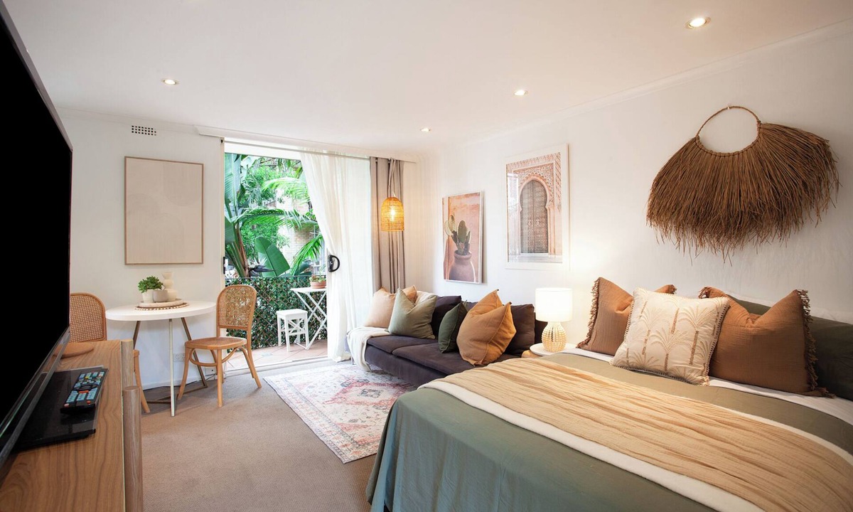 Paddington Apartment | Bright Studio in the Heart of Paddington near Glenmore Shops and Oxford St.