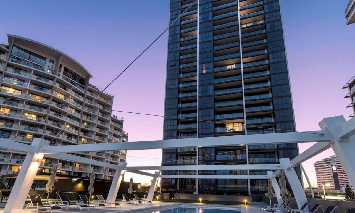 Broadbeach Apartment | Broadbeach Business or Leisure w/free parking