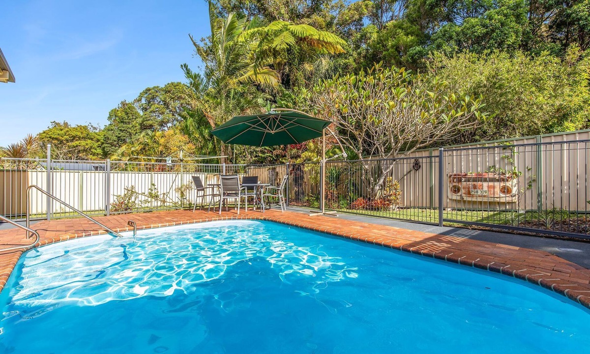 Coffs Harbour House | Brodie Getaway - 3 Brm with Private Pool, Pet Friendly, Near beach and creek.