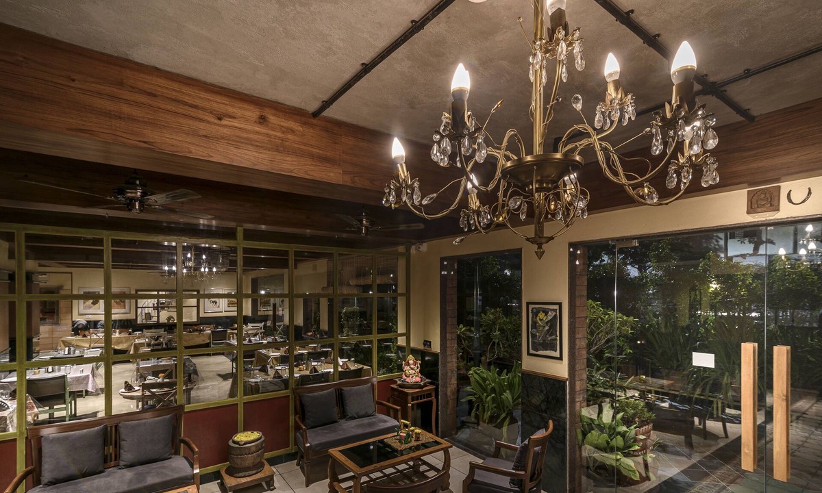 Surat Hotel | Budget Inn Bellevue