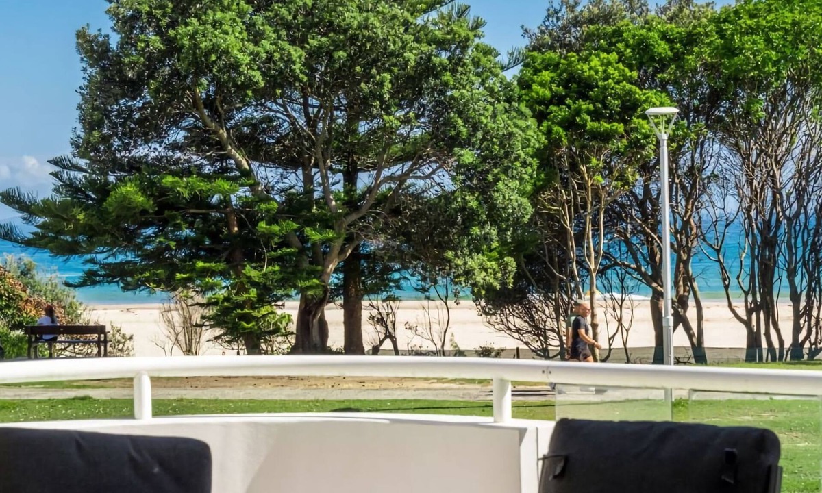 Byron Bay Apartment | Byron Bay Accom - The Palms 4 - 54 Lawson Street