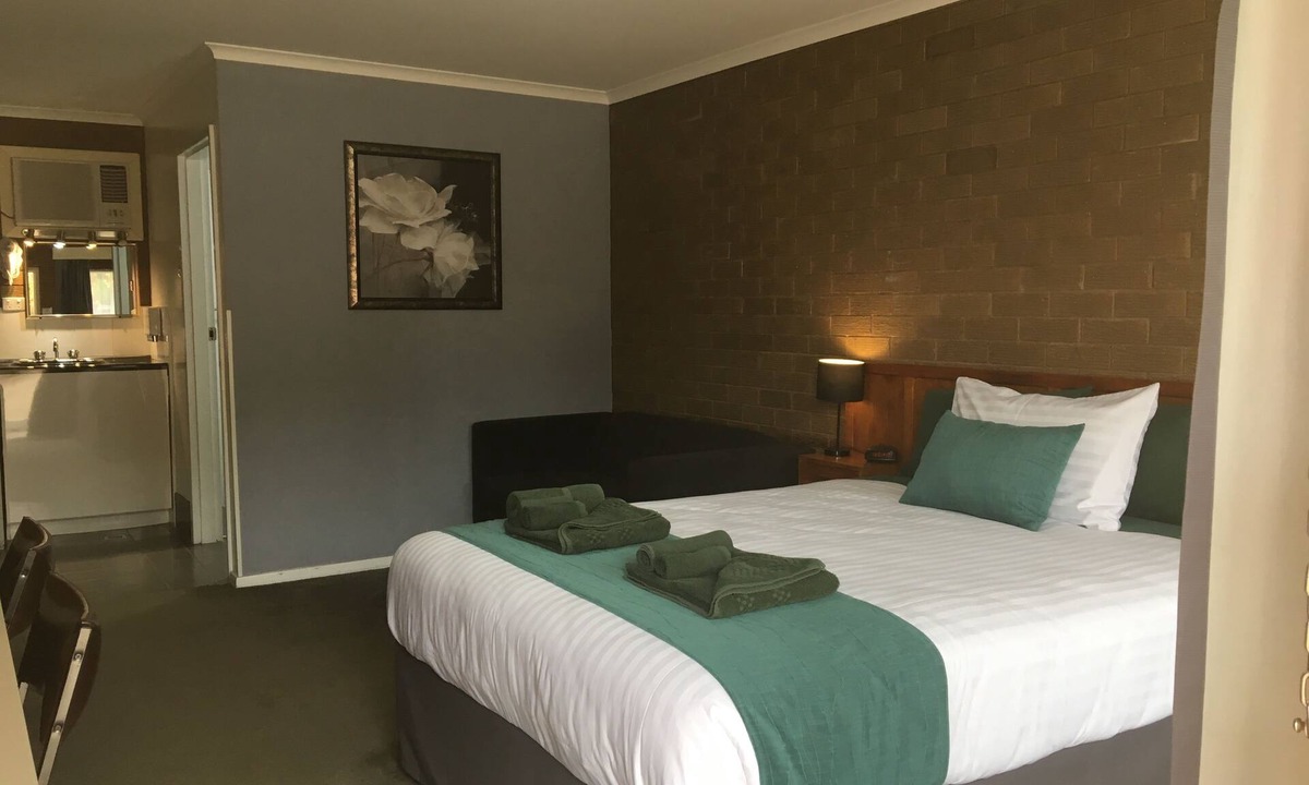 Narrandera Hotel | Camellia Motel
