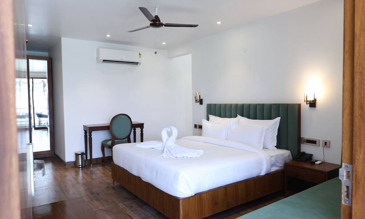 Dharampur Hotel | Cardinal Stay Kasauli Hills Glory