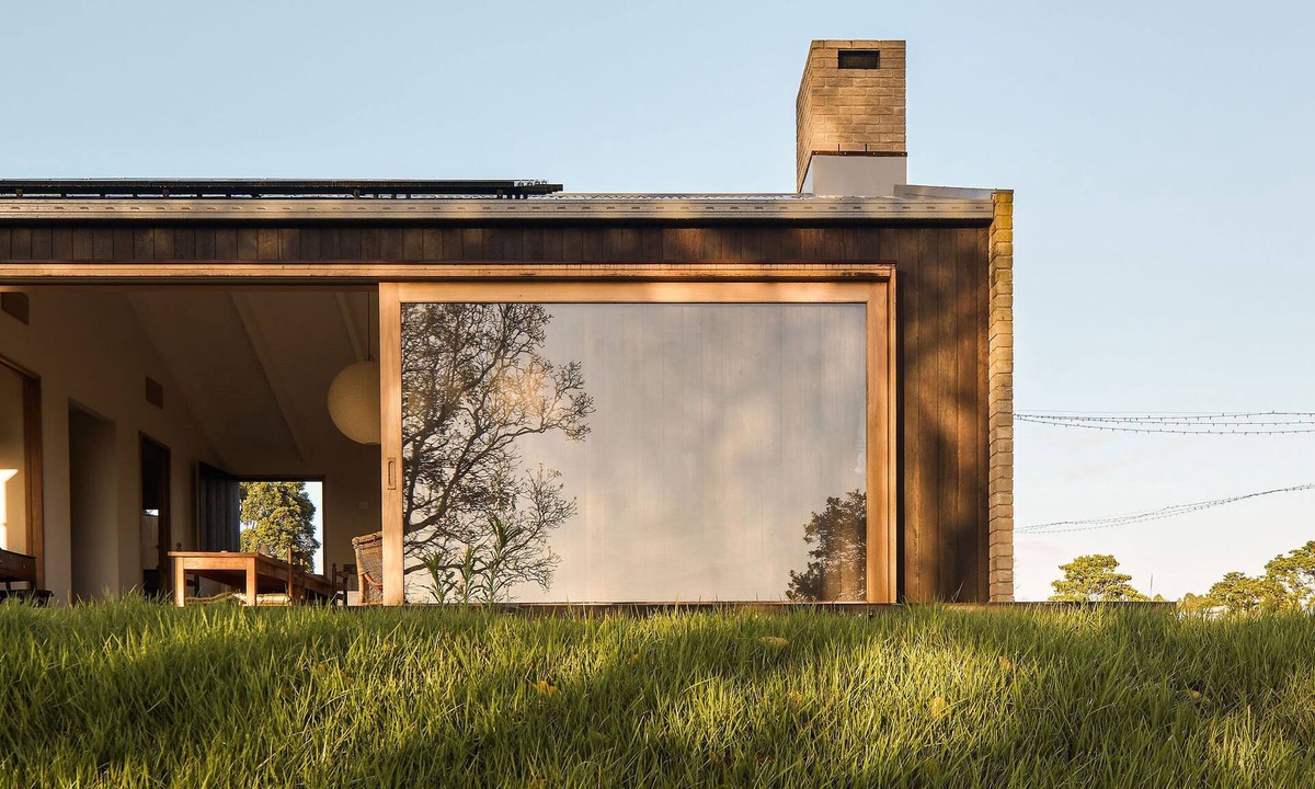 Myocum Cabin | Casa Avalon is a bespoke two bedroom cabin elevated on 11 picturesque acres.